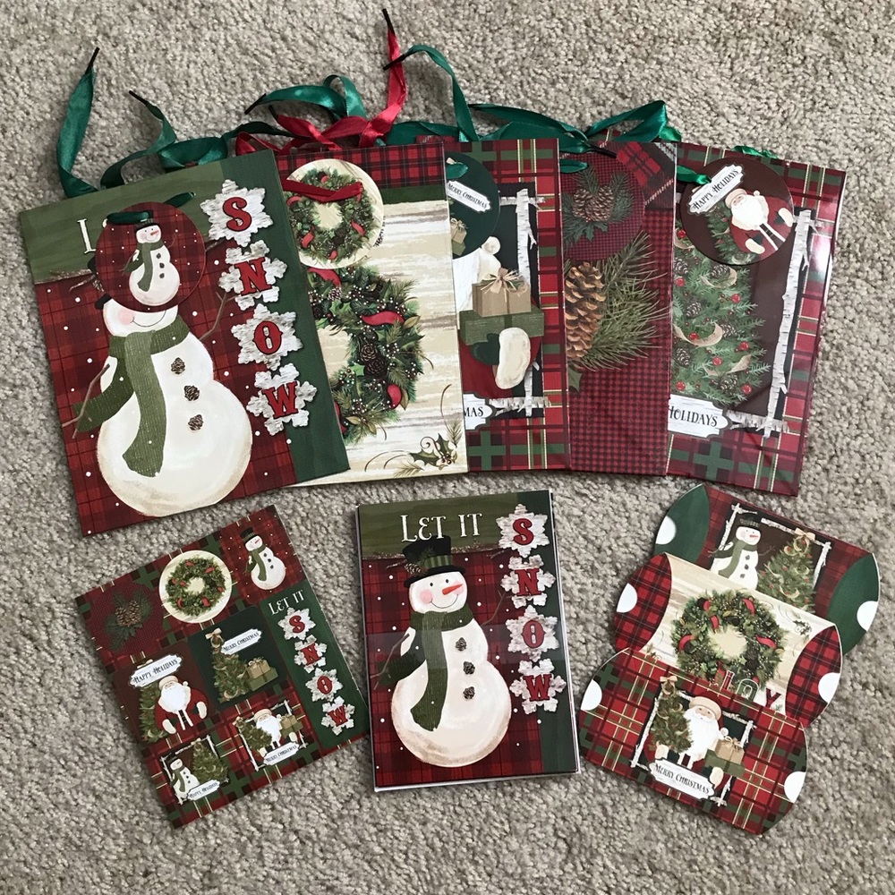 Woodland Creek Holiday Wrap Set